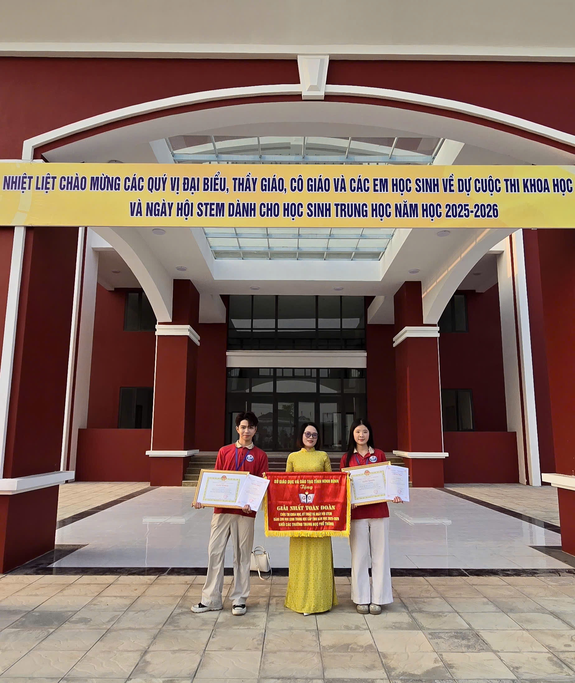 Trường THPT Lê Hoàn đạt thành tích Xuất sắc tại Cuộc thi KHKT và Ngày hội STEM dành cho học sinh trung học năm học 2025-2026.