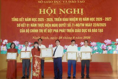 TRƯỜNG THPT LÊ HOÀN VINH DỰ ĐÓN NHẬN BẰNG KHEN CỦA CHỦ TỊCH ỦY BAN NHÂN DÂN TỈNH NINH BÌNH NĂM HỌC 2025 – 2026